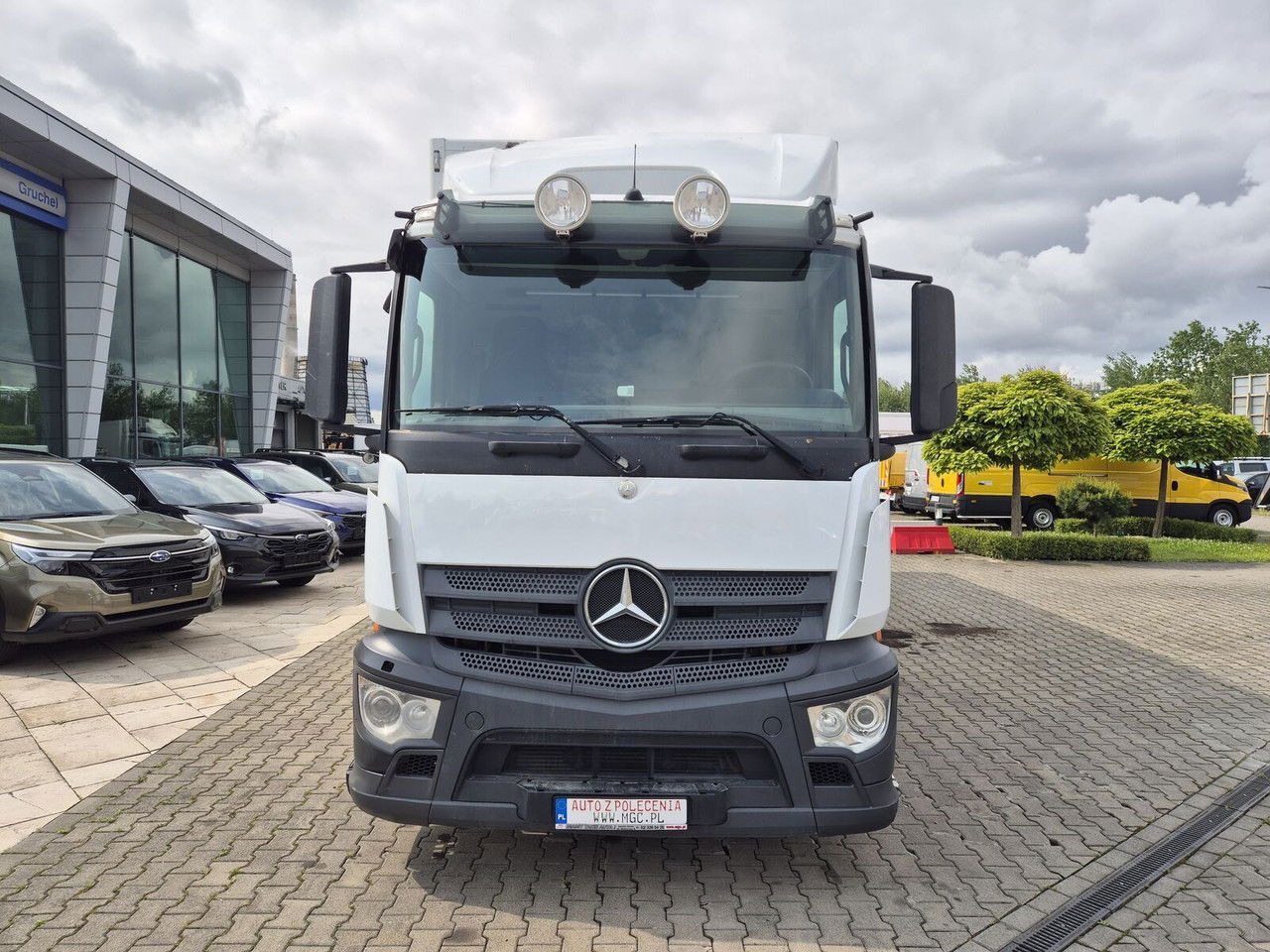 Mercedes-Benz Antos 1830 L / Container / Accident-Free / 1 Owner / Serviced / - Kravas automašīna ar slēgto virsbūvi: foto 3 Mercedes-Benz Antos 1830 L / Container / Accident-Free / 1 Owner / Serviced / - Kravas automašīna ar slēgto virsbūvi: foto 3