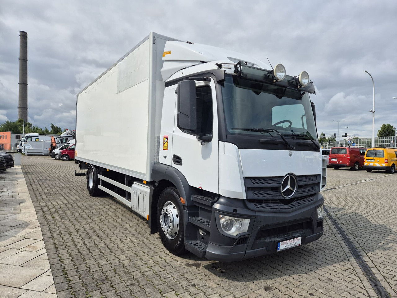 Mercedes-Benz Antos 1830 L / Container / Accident-Free / 1 Owner / Serviced / - Kravas automašīna ar slēgto virsbūvi: foto 4 Mercedes-Benz Antos 1830 L / Container / Accident-Free / 1 Owner / Serviced / - Kravas automašīna ar slēgto virsbūvi: foto 4