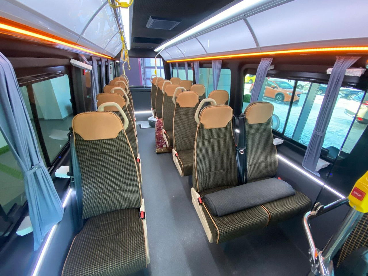 Jaunā Mikroautobuss, Pasažieru furgons Mercedes-Benz Sprinter 517: foto 28