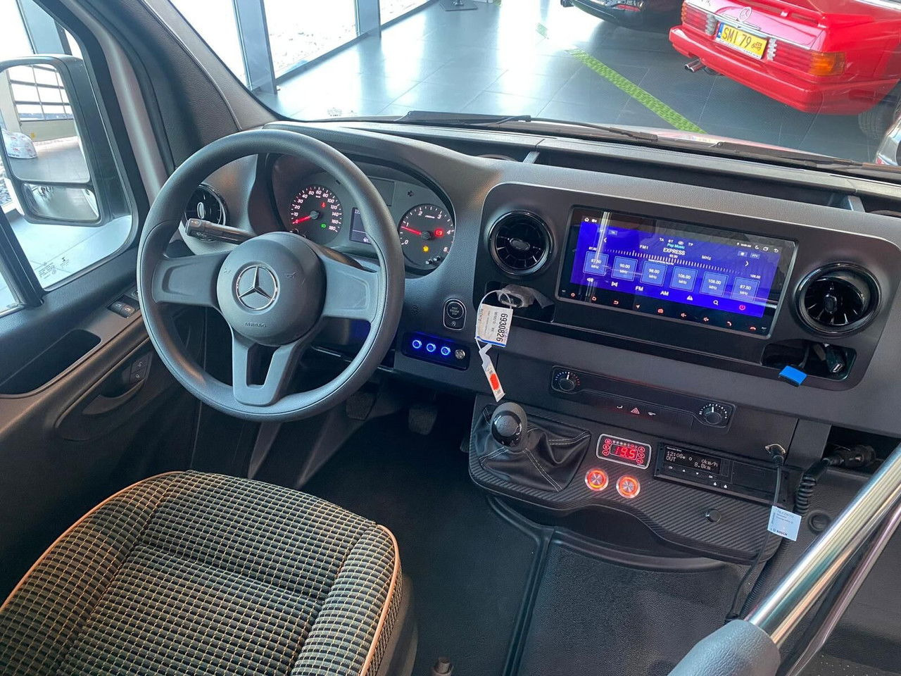 Jaunā Mikroautobuss, Pasažieru furgons Mercedes-Benz Sprinter 517: foto 26