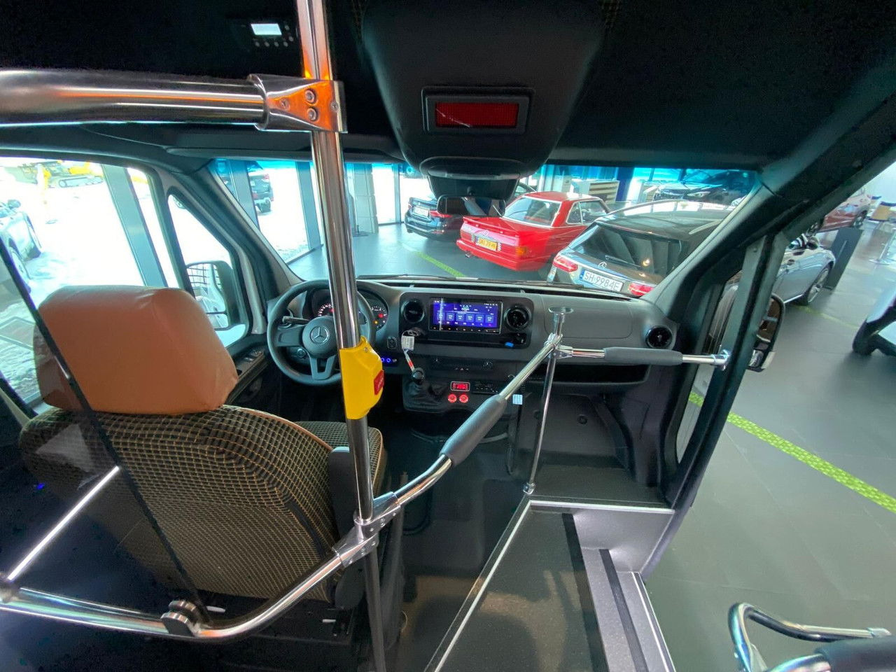Jaunā Mikroautobuss, Pasažieru furgons Mercedes-Benz Sprinter 517: foto 25