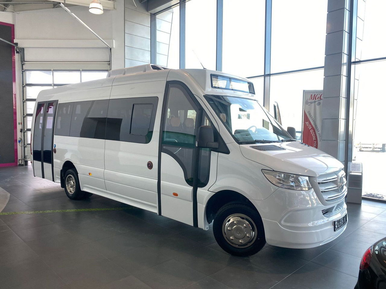 Mercedes-Benz Sprinter 517 - Mikroautobuss, Pasažieru furgons: foto 5 Mercedes-Benz Sprinter 517 - Mikroautobuss, Pasažieru furgons: foto 5