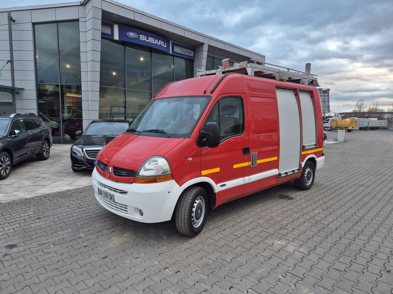 Renault Master 2.5 DCi / Only 25TKM / Like NEW / WE Have 3 THE Same - Ugunsdzēsēju mašīna: foto 1 Renault Master 2.5 DCi / Only 25TKM / Like NEW / WE Have 3 THE Same - Ugunsdzēsēju mašīna: foto 1