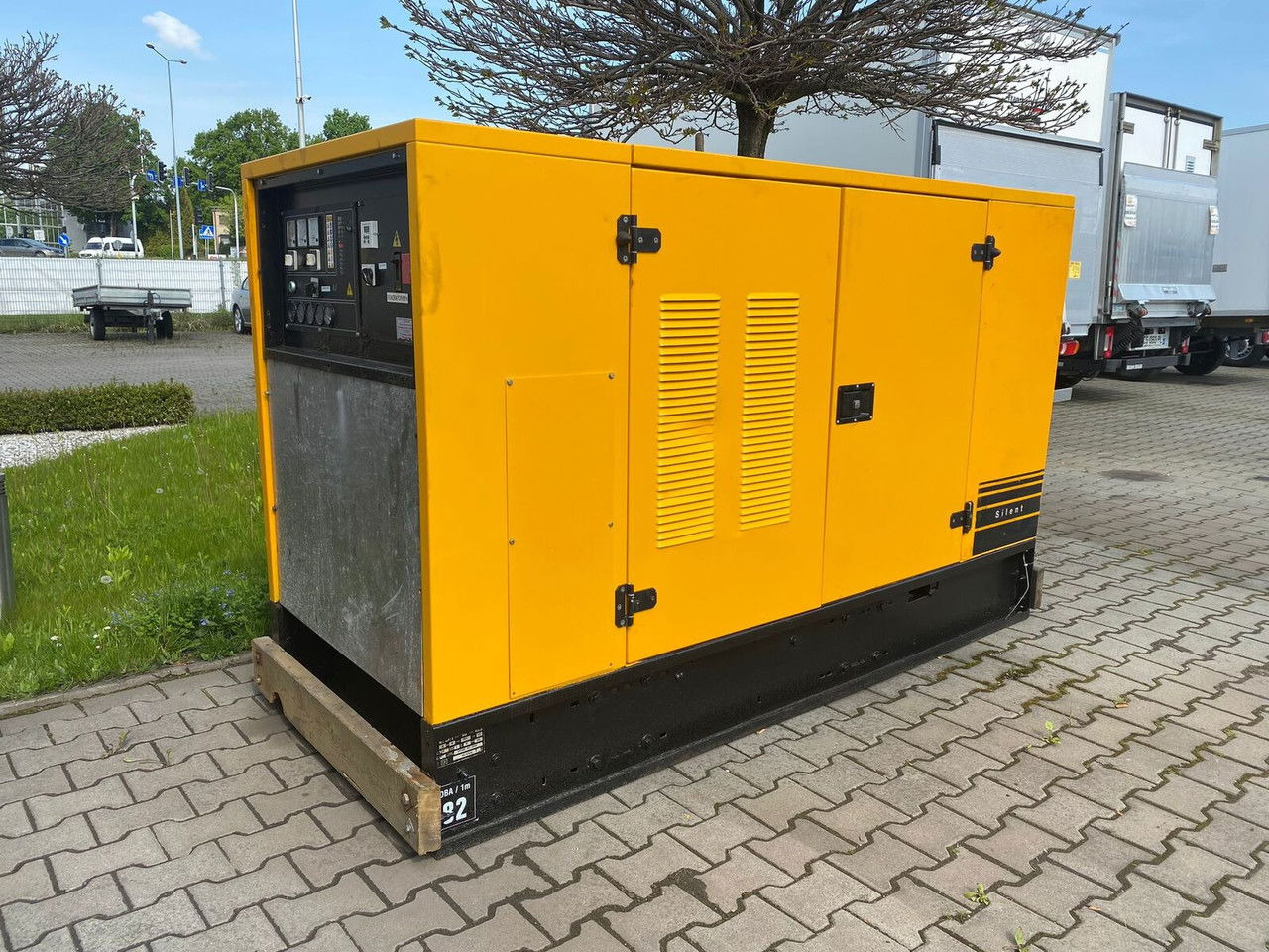 SDMO NS 60 W M, Silent generator 60kVA, 48KW NS 60 W M, Silent generator 60kVA, 48KW - Elektroģenerators: foto 1 SDMO NS 60 W M, Silent generator 60kVA, 48KW NS 60 W M, Silent generator 60kVA, 48KW - Elektroģenerators: foto 1