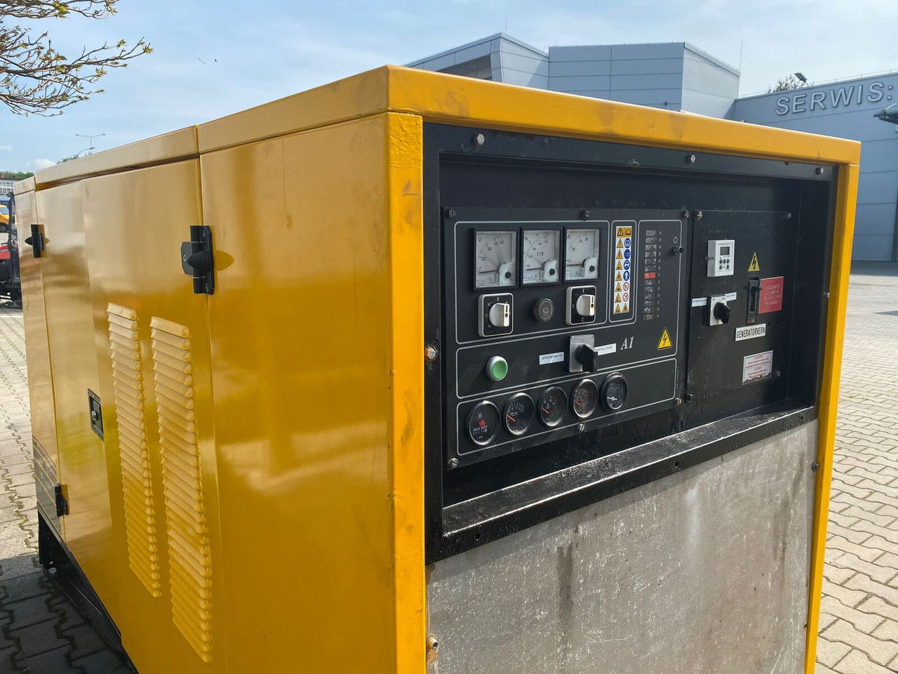 SDMO NS 60 W M, Silent generator 60kVA, 48KW NS 60 W M, Silent generator 60kVA, - Elektroģenerators: foto 1 SDMO NS 60 W M, Silent generator 60kVA, 48KW NS 60 W M, Silent generator 60kVA, - Elektroģenerators: foto 1