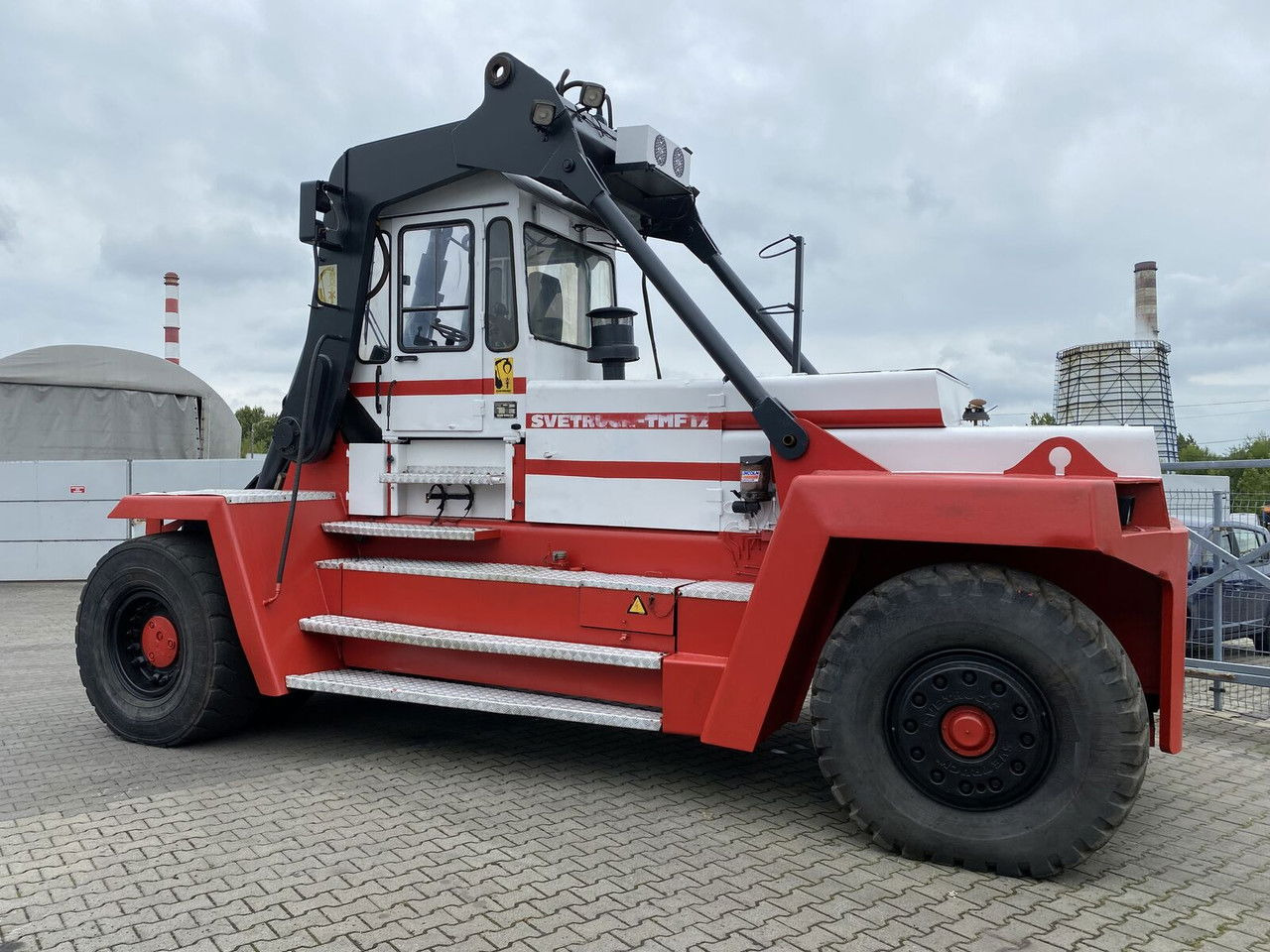 SVETRUCK TMF 12/9 HB / 1 Owner / Elme Spreader / Wood LOG A RM - Sānu konteineru krāvējs: foto 2 SVETRUCK TMF 12/9 HB / 1 Owner / Elme Spreader / Wood LOG A RM - Sānu konteineru krāvējs: foto 2