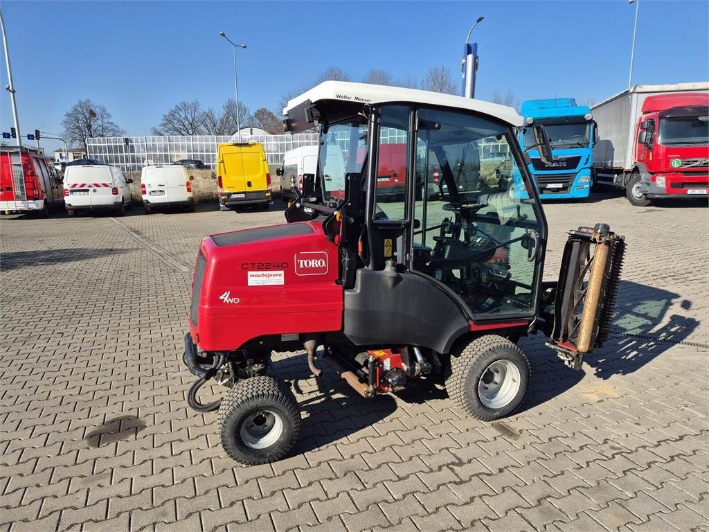 Toro CT2240 / 4WD / LIKE NEW! / ONLY 1681MTH - Komunālais traktors: foto 1 Toro CT2240 / 4WD / LIKE NEW! / ONLY 1681MTH - Komunālais traktors: foto 1