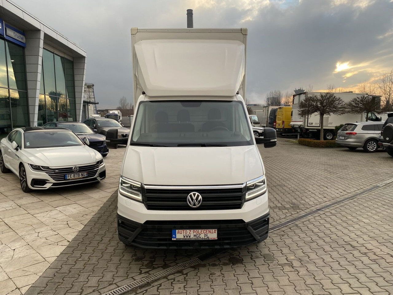 VOLKSWAGEN Crafter 2.0 TDI 177HP / High Container / Lift 750KG / Super Cond - Furgons ar slēgtā virsbūve: foto 5 VOLKSWAGEN Crafter 2.0 TDI 177HP / High Container / Lift 750KG / Super Cond - Furgons ar slēgtā virsbūve: foto 5