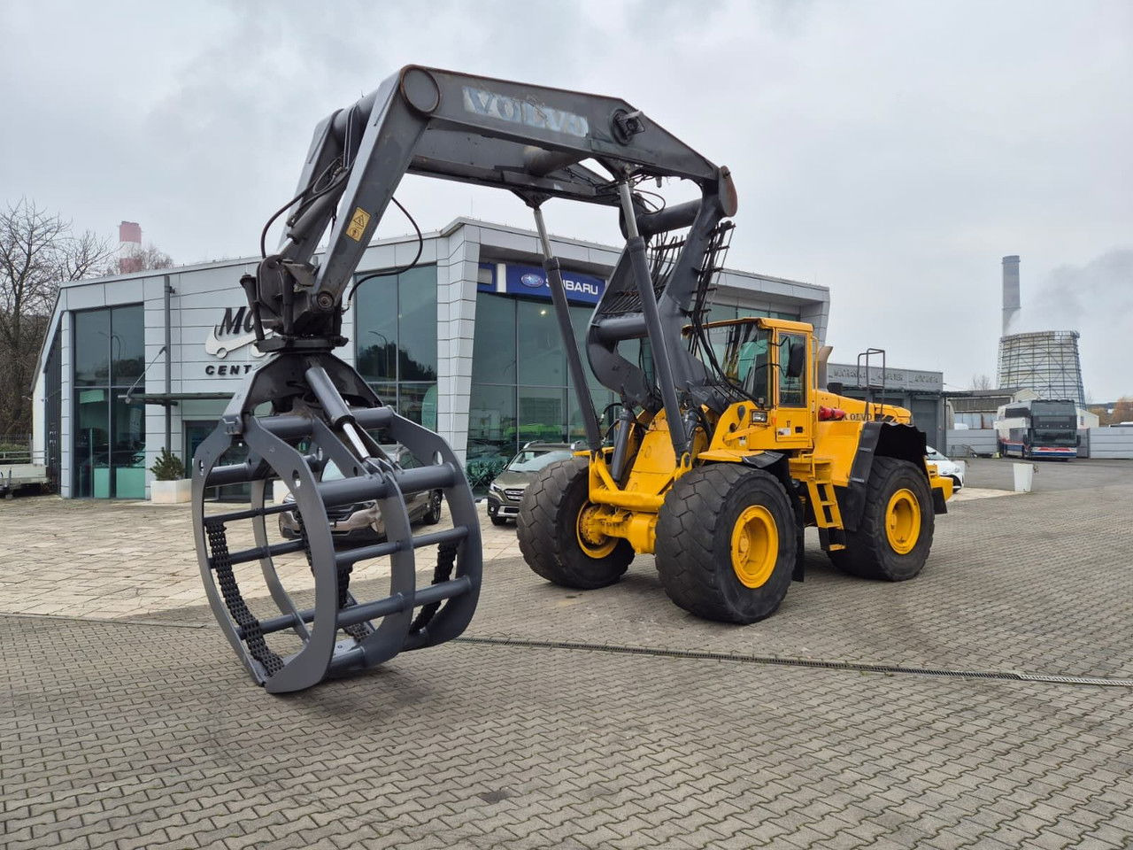 VOLVO L180 E / 4WD / 1 Owner / Wood LOG - Riteņu iekrāvējs: foto 2 VOLVO L180 E / 4WD / 1 Owner / Wood LOG - Riteņu iekrāvējs: foto 2