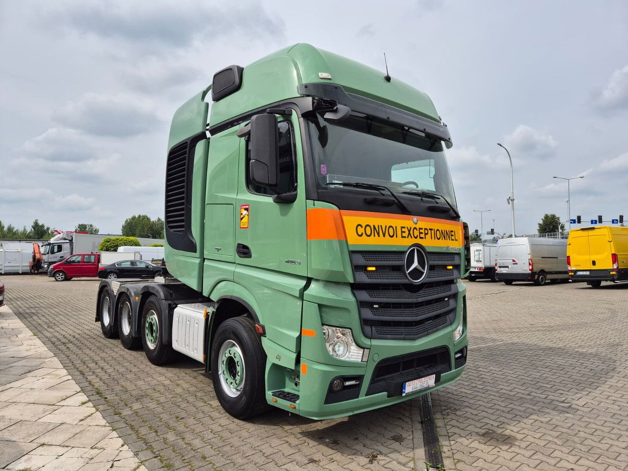 Mercedes-Benz Actros 4163 8X4 / 1 Owner / LOW KM / Super Condition - Vilcējs: foto 5 Mercedes-Benz Actros 4163 8X4 / 1 Owner / LOW KM / Super Condition - Vilcējs: foto 5