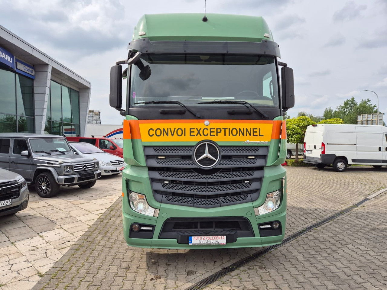 Mercedes-Benz Actros 4163 8X4 / 1 Owner / LOW KM / Super Condition - Vilcējs: foto 4 Mercedes-Benz Actros 4163 8X4 / 1 Owner / LOW KM / Super Condition - Vilcējs: foto 4