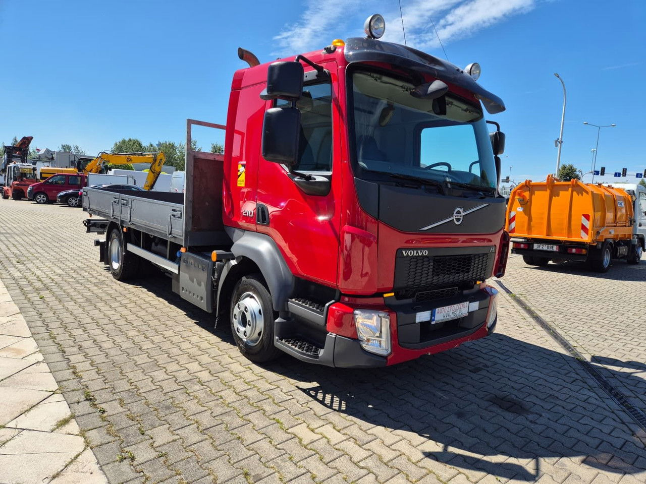 Volvo FL 210 1 Owner / LOW KM / Fassi - Bortu kravas automašīna/ Platforma, Kravas auto ar manipulatoru: foto 4 Volvo FL 210 1 Owner / LOW KM / Fassi - Bortu kravas automašīna/ Platforma, Kravas auto ar manipulatoru: foto 4