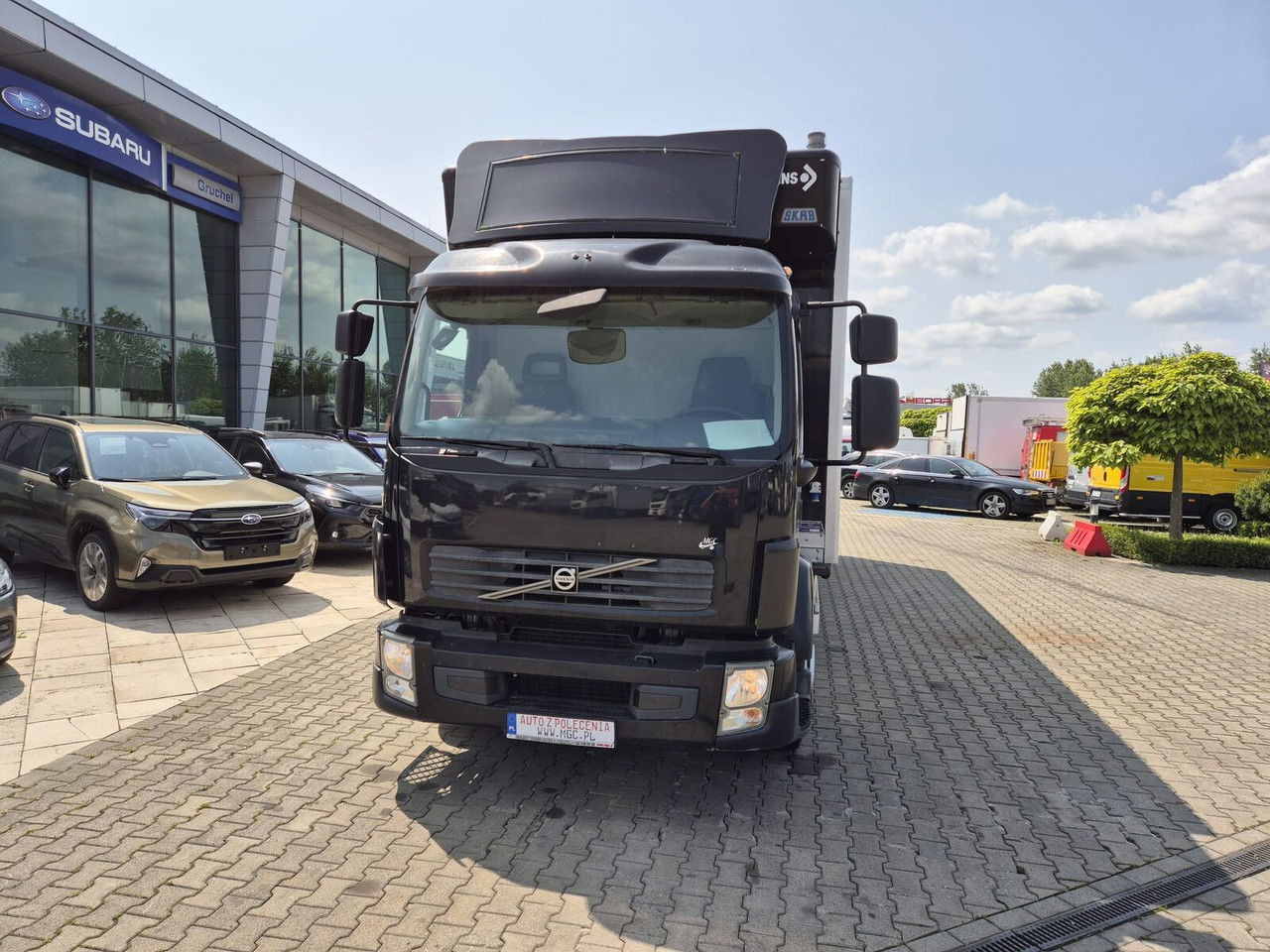 Volvo FL 240 1 Owner / Container - Kravas automašīna ar slēgto virsbūvi: foto 4 Volvo FL 240 1 Owner / Container - Kravas automašīna ar slēgto virsbūvi: foto 4
