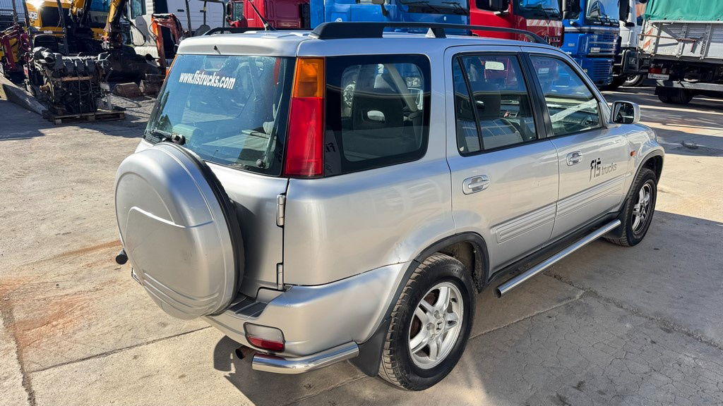Honda CRV 2.0 - Petrol - AIR Condition - 5 Doors - Citas iekārtas: foto 4 Honda CRV 2.0 - Petrol - AIR Condition - 5 Doors - Citas iekārtas: foto 4