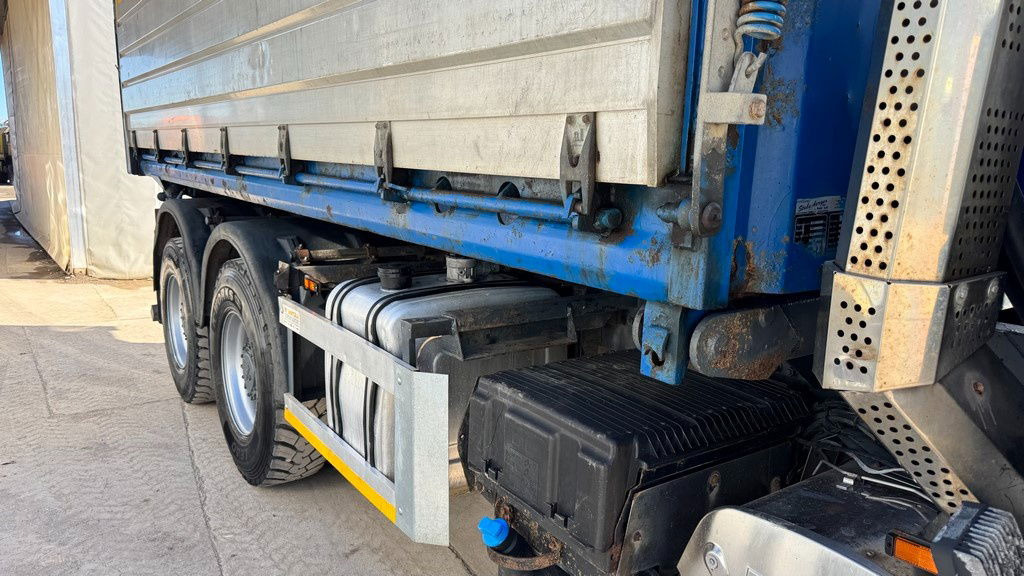 DAF CF 85.410 6x4 tipper - retarder - Kravas automašīna pašizgāzējs: foto 4 DAF CF 85.410 6x4 tipper - retarder - Kravas automašīna pašizgāzējs: foto 4