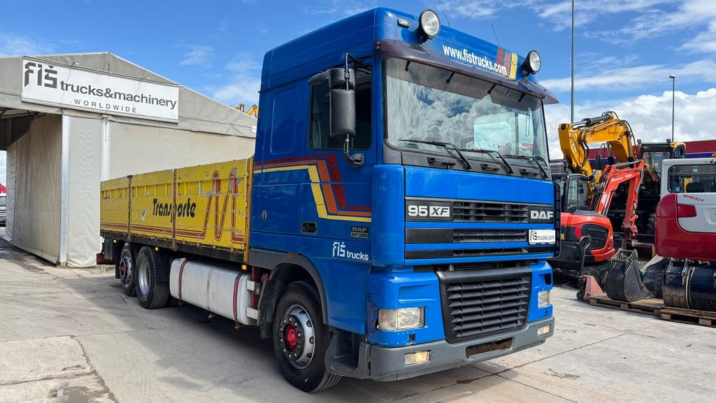 DAF XF 95.380 6X2 stake body - air condition - Bortu kravas automašīna/ Platforma: foto 3 DAF XF 95.380 6X2 stake body - air condition - Bortu kravas automašīna/ Platforma: foto 3