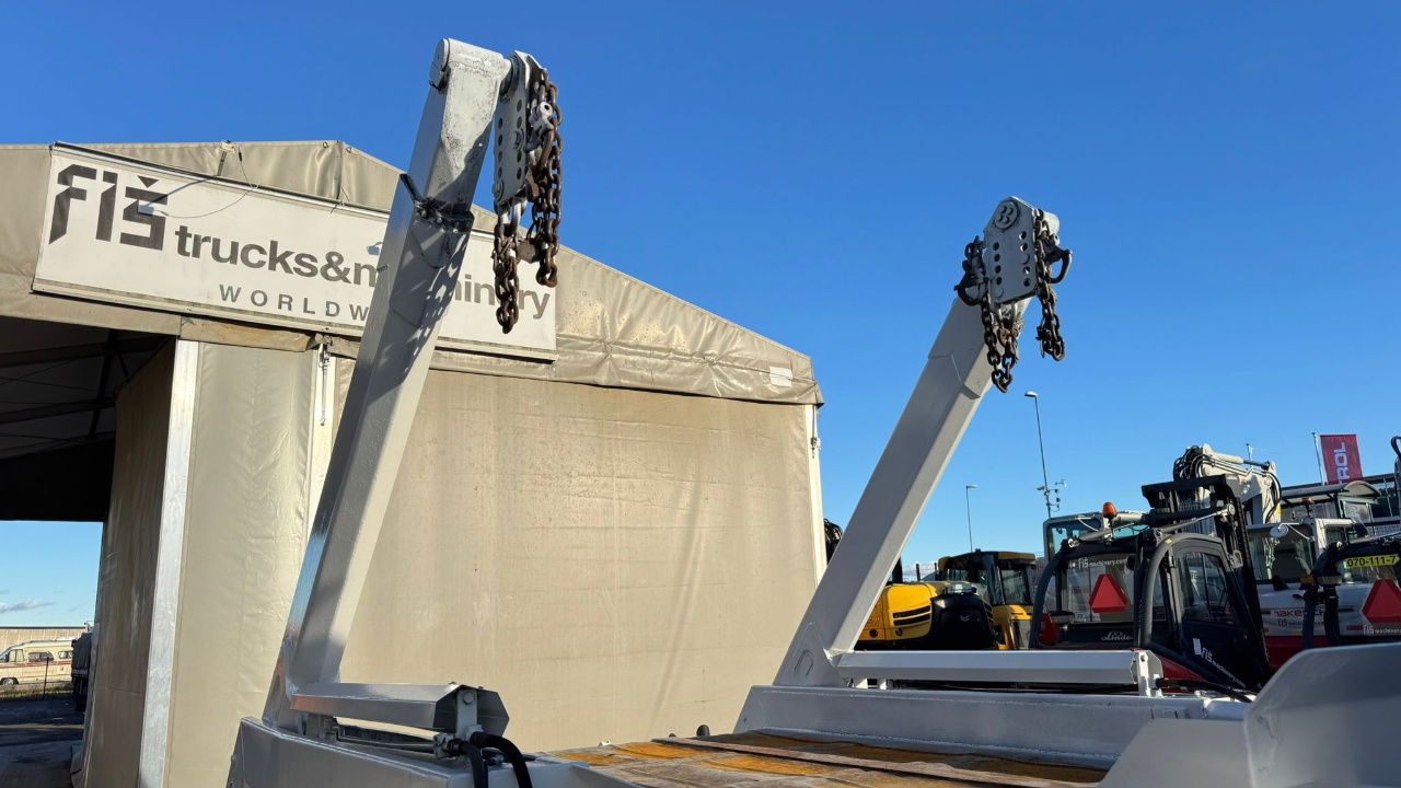 MAN 18.284 LK 4x2 absetz tipper - euro 2 - Konteineru vedējs/ Kravas automašīna ar noņemamā virsbūve: foto 4 MAN 18.284 LK 4x2 absetz tipper - euro 2 - Konteineru vedējs/ Kravas automašīna ar noņemamā virsbūve: foto 4