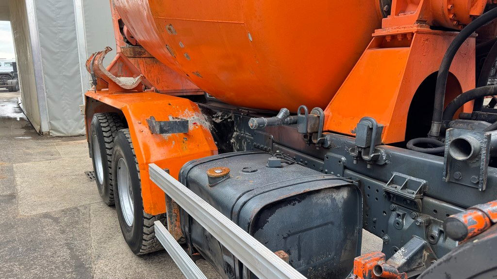 MAN 26.272 6x4 mixer - 7M3 - full spring - Betonvedējs: foto 4 MAN 26.272 6x4 mixer - 7M3 - full spring - Betonvedējs: foto 4