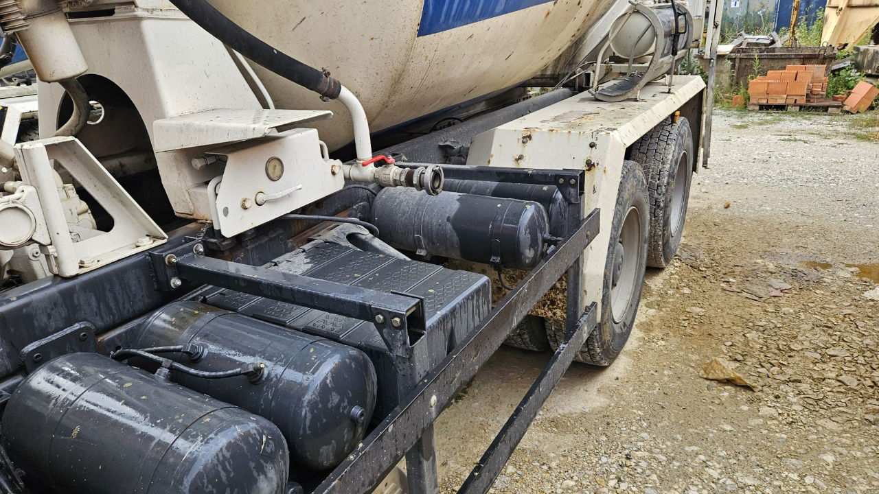 MAN FE 410A 8x4 mixer - 7m3 - euro 3 - Betonvedējs: foto 3 MAN FE 410A 8x4 mixer - 7m3 - euro 3 - Betonvedējs: foto 3