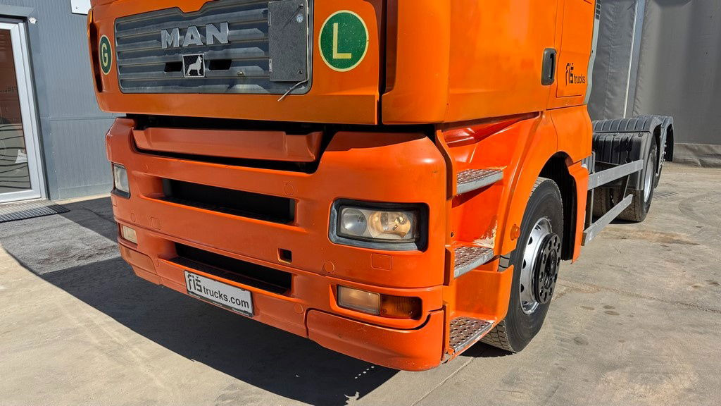 MAN TGA 26.460 6X2 chassis - lifitng axle - Šasija kravas automašīna: foto 2 MAN TGA 26.460 6X2 chassis - lifitng axle - Šasija kravas automašīna: foto 2