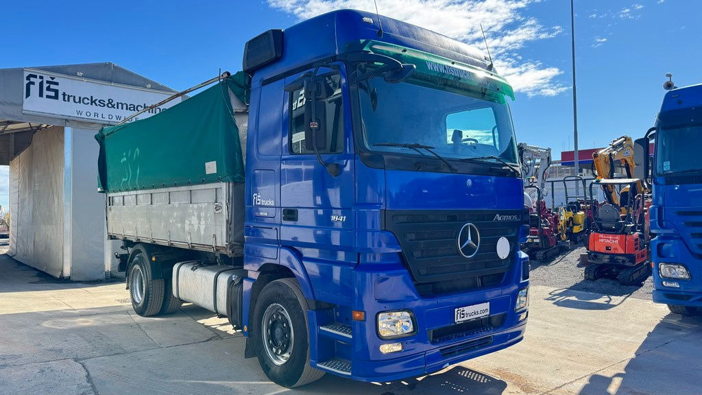 Mercedes-Benz Actros 1841 L 4x2 tipper - tarpaulin - euro 5 - Kravas automašīna pašizgāzējs: foto 3 Mercedes-Benz Actros 1841 L 4x2 tipper - tarpaulin - euro 5 - Kravas automašīna pašizgāzējs: foto 3