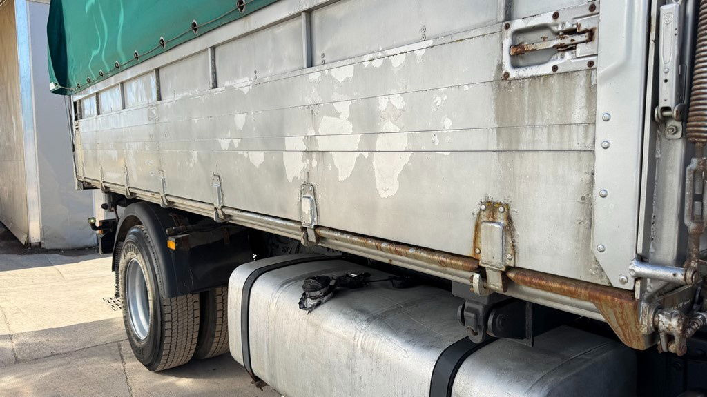 Mercedes-Benz Actros 1841 L 4x2 tipper - tarpaulin - euro 5 - Kravas automašīna pašizgāzējs: foto 4 Mercedes-Benz Actros 1841 L 4x2 tipper - tarpaulin - euro 5 - Kravas automašīna pašizgāzējs: foto 4