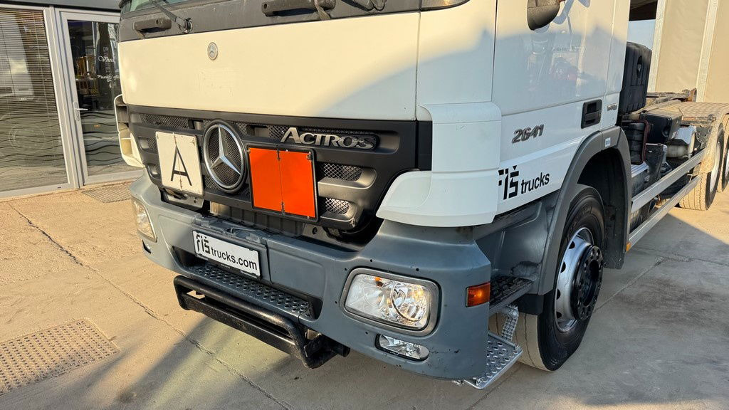 Mercedes-Benz Actros 2641 6x4 hiab abroll tipper - spring complete - Konteineru vedējs/ Kravas automašīna ar noņemamā virsbūve: foto 2 Mercedes-Benz Actros 2641 6x4 hiab abroll tipper - spring complete - Konteineru vedējs/ Kravas automašīna ar noņemamā virsbūve: foto 2