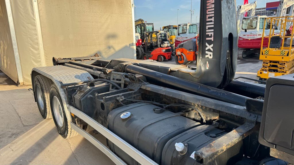 Mercedes-Benz Actros 2641 6x4 hiab abroll tipper - spring complete - Konteineru vedējs/ Kravas automašīna ar noņemamā virsbūve: foto 4 Mercedes-Benz Actros 2641 6x4 hiab abroll tipper - spring complete - Konteineru vedējs/ Kravas automašīna ar noņemamā virsbūve: foto 4