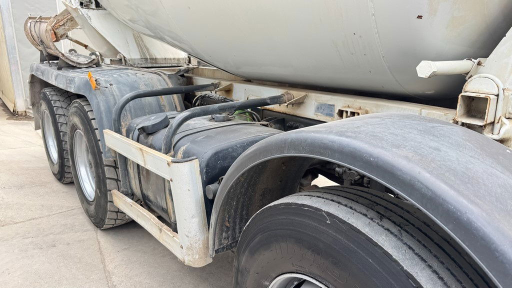 Mercedes-Benz Actros 3236 8x4 beton mixer 9m3 - Betonvedējs: foto 4 Mercedes-Benz Actros 3236 8x4 beton mixer 9m3 - Betonvedējs: foto 4