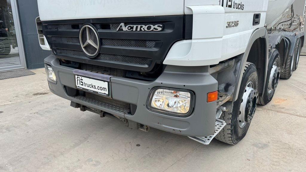 Mercedes-Benz Actros 3236 8x4 beton mixer 9m3 - Betonvedējs: foto 2 Mercedes-Benz Actros 3236 8x4 beton mixer 9m3 - Betonvedējs: foto 2