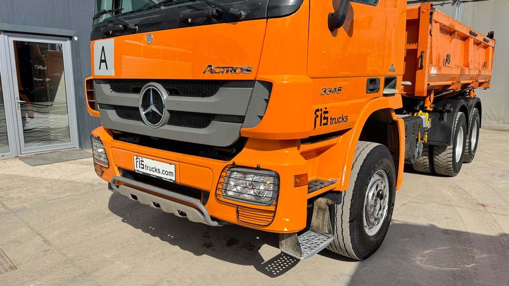 Mercedes-Benz Actros 3346 K 6x4 bordmatic - 3 pedals - Kravas automašīna pašizgāzējs: foto 2 Mercedes-Benz Actros 3346 K 6x4 bordmatic - 3 pedals - Kravas automašīna pašizgāzējs: foto 2