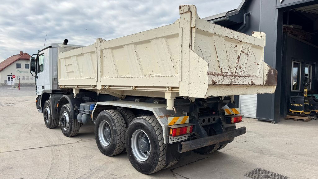 Mercedes-Benz Actros 4144 K 8x4 3 sided tipper - 1st owner - Kravas automašīna pašizgāzējs: foto 5 Mercedes-Benz Actros 4144 K 8x4 3 sided tipper - 1st owner - Kravas automašīna pašizgāzējs: foto 5