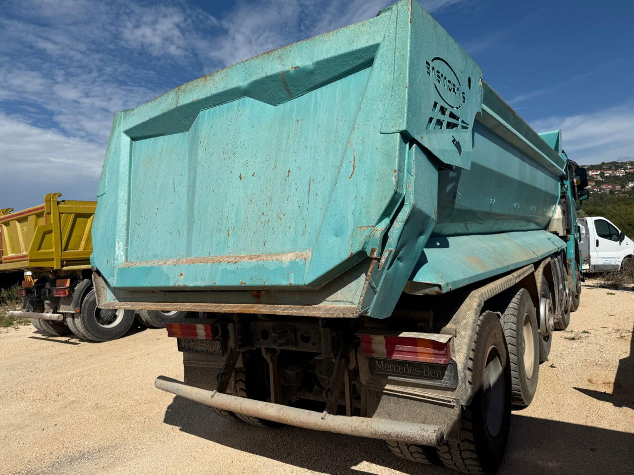 Mercedes-Benz Actros 4448 10x4 mulda tipper - euro 5 - lifting axle - Kravas automašīna pašizgāzējs: foto 4 Mercedes-Benz Actros 4448 10x4 mulda tipper - euro 5 - lifting axle - Kravas automašīna pašizgāzējs: foto 4