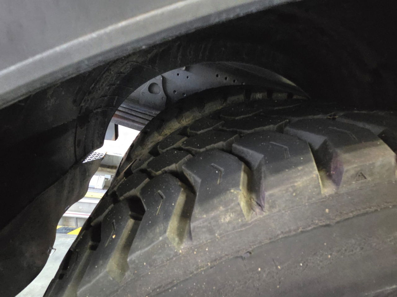 Mercedes-Benz Axor 1829 K 4x2 meiller tipper - crane PK8501 remote - Kravas automašīna pašizgāzējs: foto 5 Mercedes-Benz Axor 1829 K 4x2 meiller tipper - crane PK8501 remote - Kravas automašīna pašizgāzējs: foto 5