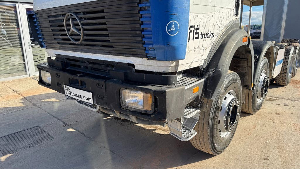 Mercedes-Benz SK 3234 8x4 chassis - Šasija kravas automašīna: foto 2 Mercedes-Benz SK 3234 8x4 chassis - Šasija kravas automašīna: foto 2