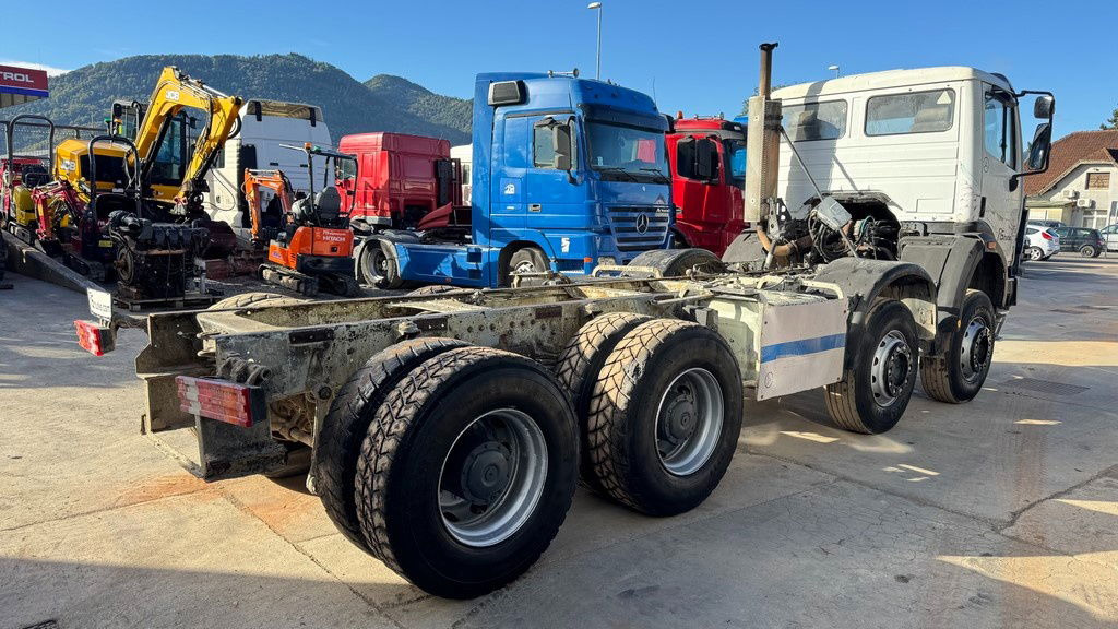 Mercedes-Benz SK 3234 8x4 chassis - Šasija kravas automašīna: foto 5 Mercedes-Benz SK 3234 8x4 chassis - Šasija kravas automašīna: foto 5