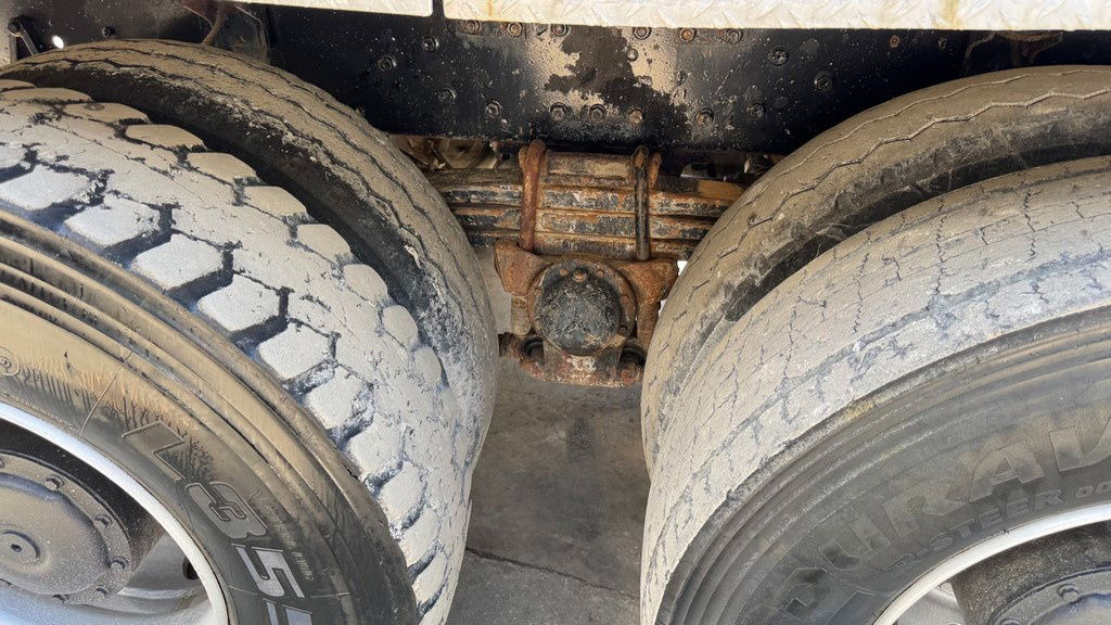 Kravas automašīna pašizgāzējs Mercedes-Benz SK 3235 8X4 tipper - V8: foto 17