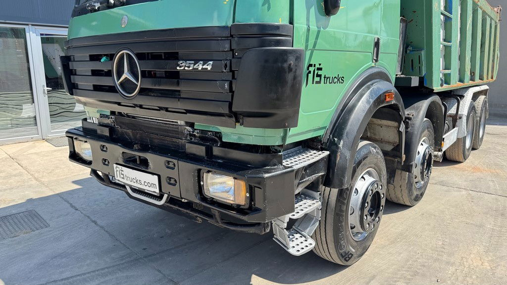 Mercedes-Benz SK 3235 8X4 tipper - V8 - Kravas automašīna pašizgāzējs: foto 2 Mercedes-Benz SK 3235 8X4 tipper - V8 - Kravas automašīna pašizgāzējs: foto 2