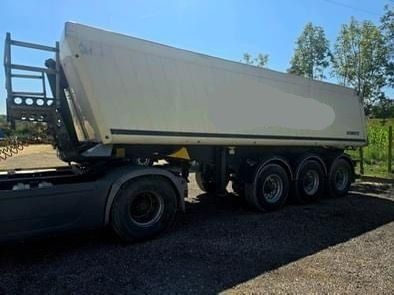 Puspiekabe pašizgāzējs Schmitz Cargobull Tipper Trailer - 2007 Year: foto 1