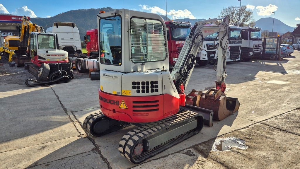 Takeuchi TB138FR - Powertilt - 3X Buckets - 2015 Year - Mini-ekskavators: foto 3 Takeuchi TB138FR - Powertilt - 3X Buckets - 2015 Year - Mini-ekskavators: foto 3