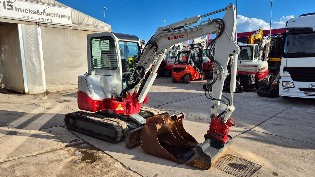 Takeuchi TB138FR - Powertilt - 3X Buckets - 2015 Year - Mini-ekskavators: foto 2 Takeuchi TB138FR - Powertilt - 3X Buckets - 2015 Year - Mini-ekskavators: foto 2