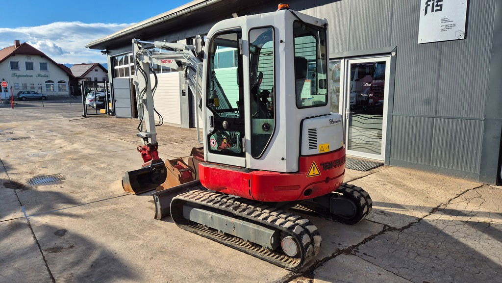 Takeuchi TB138FR - Powertilt - 3X Buckets - 2015 Year - Mini-ekskavators: foto 4 Takeuchi TB138FR - Powertilt - 3X Buckets - 2015 Year - Mini-ekskavators: foto 4