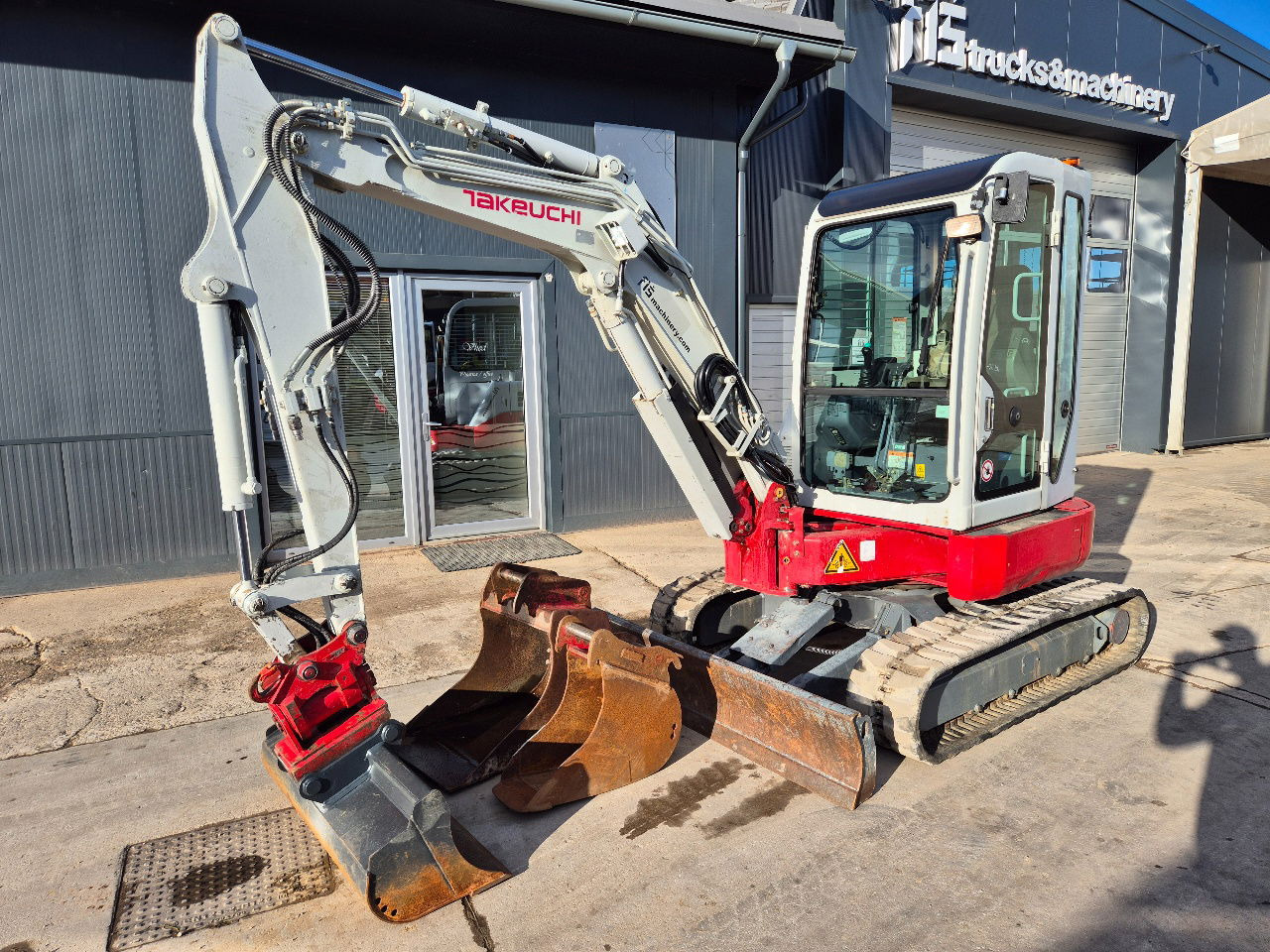 Takeuchi TB138FR - Powertilt - 3X Buckets - 2015 Year - Mini-ekskavators: foto 1 Takeuchi TB138FR - Powertilt - 3X Buckets - 2015 Year - Mini-ekskavators: foto 1