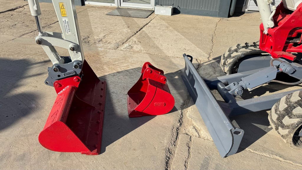 Takeuchi TB230 - 2019 Year - 2435 Hours - 2X Buckets - NEW Tracks - Mini-ekskavators: foto 2 Takeuchi TB230 - 2019 Year - 2435 Hours - 2X Buckets - NEW Tracks - Mini-ekskavators: foto 2