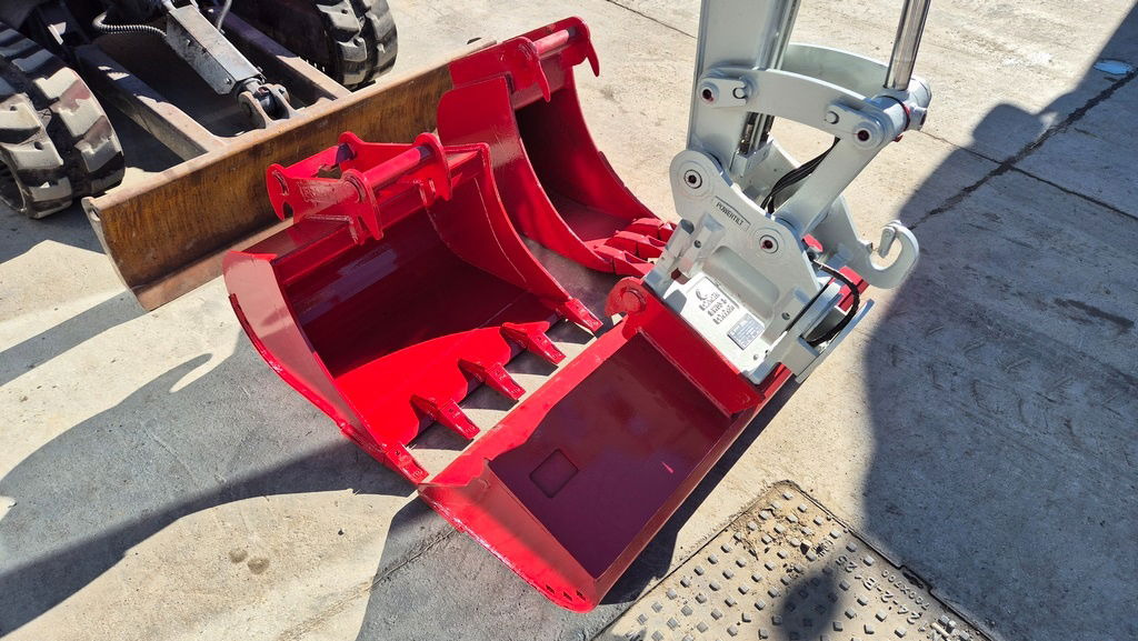 Takeuchi TB230 - Powertilt - 3X Buckets - 2017 Year - TOP Condition - Mini-ekskavators: foto 5 Takeuchi TB230 - Powertilt - 3X Buckets - 2017 Year - TOP Condition - Mini-ekskavators: foto 5