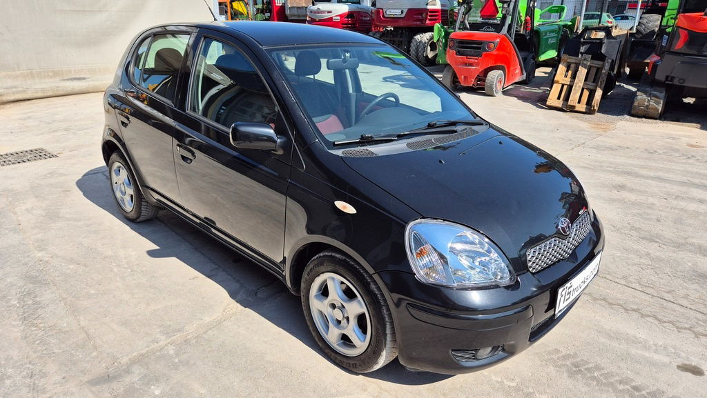 Toyota Yaris 1.3 - Petrol - 5 Doors - AC - Hečbeks: foto 3 Toyota Yaris 1.3 - Petrol - 5 Doors - AC - Hečbeks: foto 3