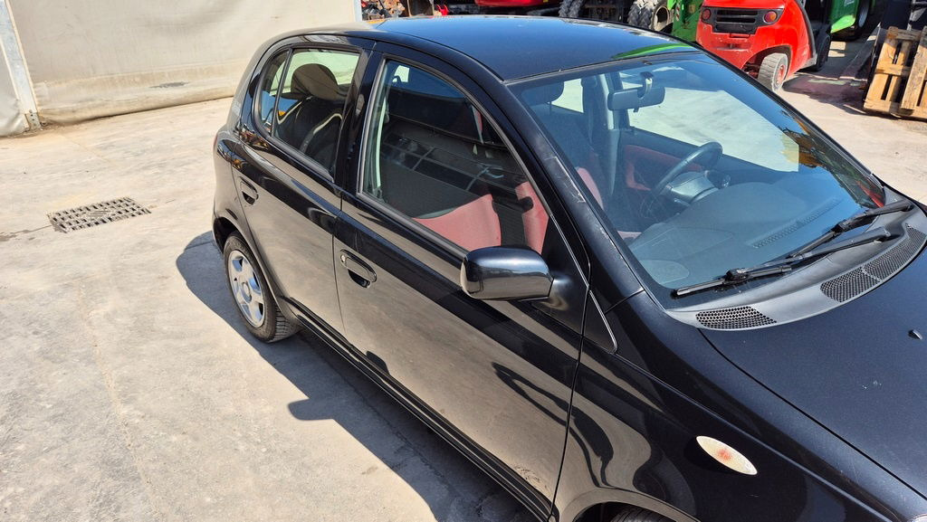 Toyota Yaris 1.3 - Petrol - 5 Doors - AC - Hečbeks: foto 4 Toyota Yaris 1.3 - Petrol - 5 Doors - AC - Hečbeks: foto 4