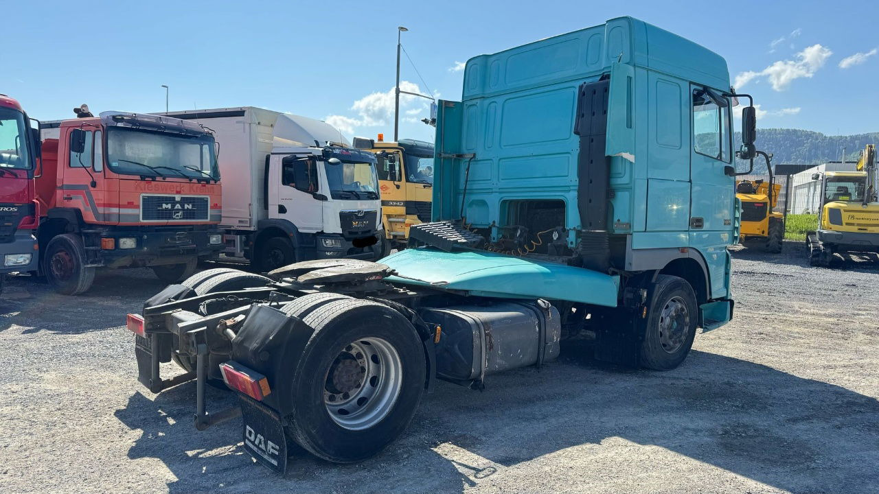 DAF XF 95.430 8x4 tipper 19m3 - ac - hydraulic side - Vilcējs: foto 5 DAF XF 95.430 8x4 tipper 19m3 - ac - hydraulic side - Vilcējs: foto 5