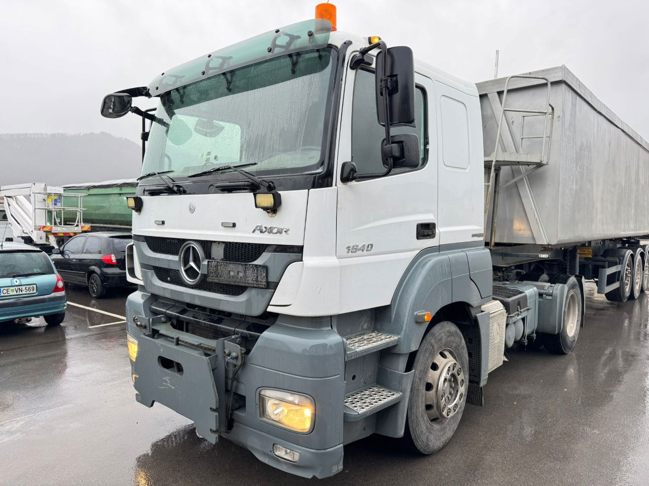 Mercedes-Benz Actros 1840 Axor 1840 LS 4x2 tipper hydraulics - Vilcējs: foto 1 Mercedes-Benz Actros 1840 Axor 1840 LS 4x2 tipper hydraulics - Vilcējs: foto 1