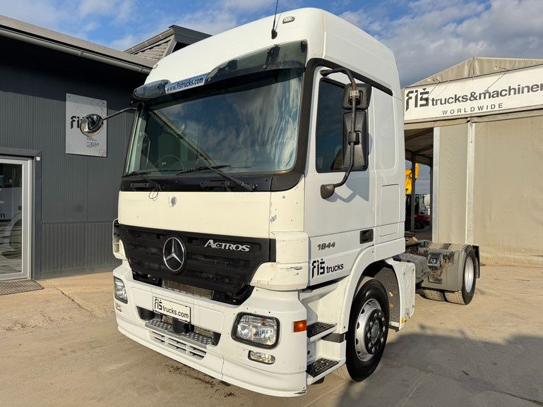Mercedes-Benz Actros 1844 4x2 tractor unit - retarder - Vilcējs: foto 1 Mercedes-Benz Actros 1844 4x2 tractor unit - retarder - Vilcējs: foto 1